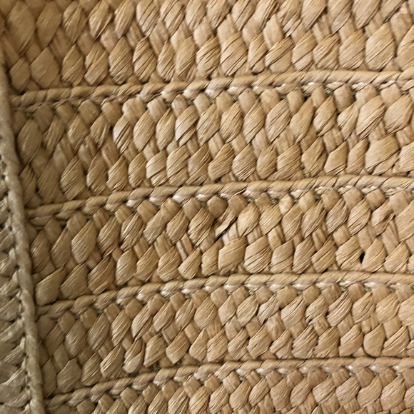 Draper James straw bag with floral sash - Picture 3 of 4